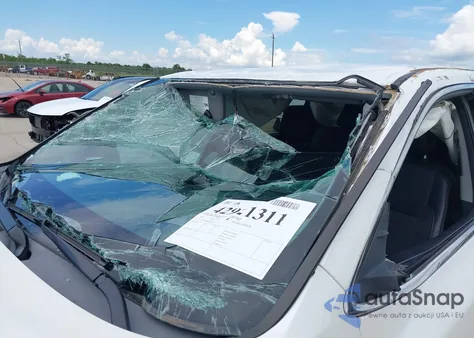 2018 Toyota Highlander Le Plus from USA, damaged, VIN 5TDZZRFH7JS251322